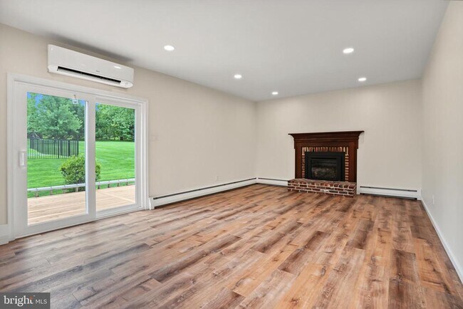 Building Photo - 1324 Quarry Hall Rd