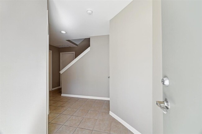 Building Photo - 1730 Bevis St