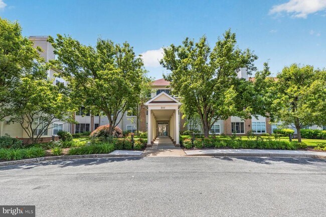 Building Photo - 2111 Ganton Green