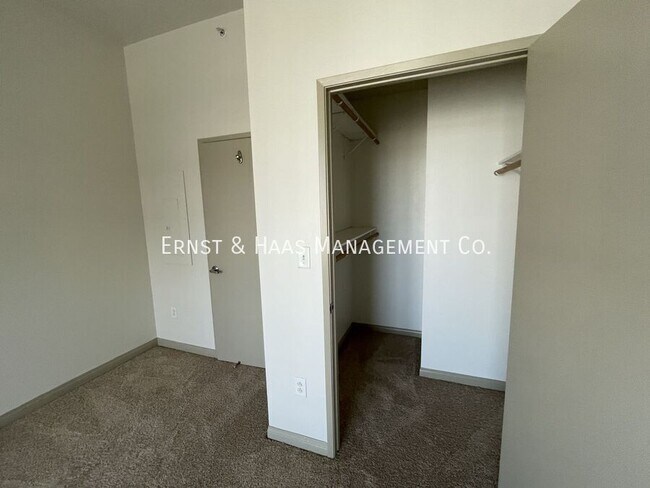Building Photo - 488 E Ocean Blvd