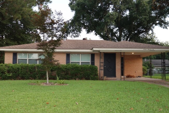 Building Photo - Single Family Residence