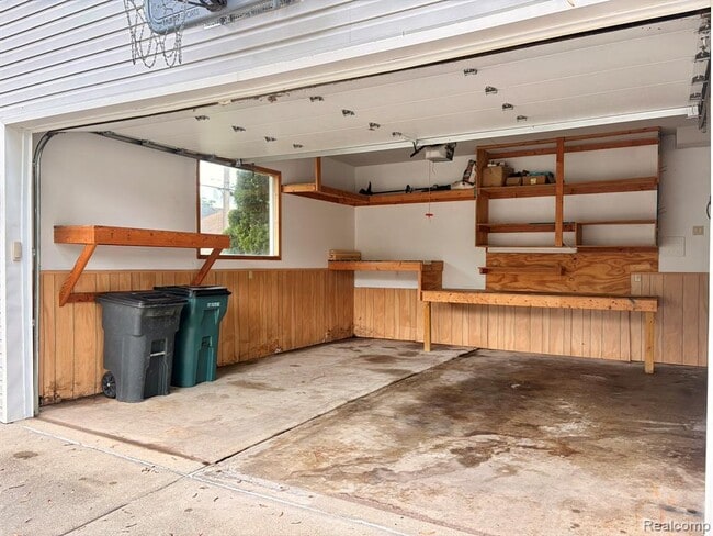 Building Photo - 2111 Earlmont Rd