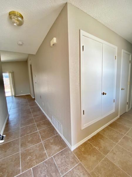 Building Photo - 2253 Tierra De Oro Way