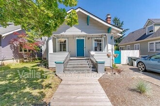 Building Photo - 960 5th St NE