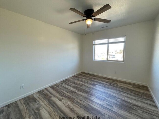 Building Photo - 3241 N Constance Dr