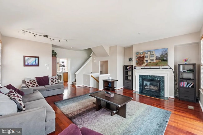 Building Photo - 124 Penwick Cir