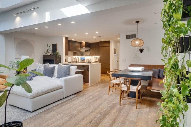 Building Photo - 1130 Washington Ave