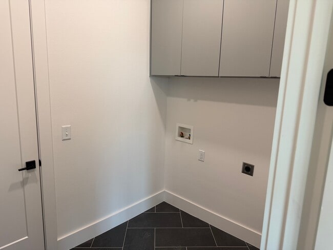 Building Photo - 30 Magrath Cir