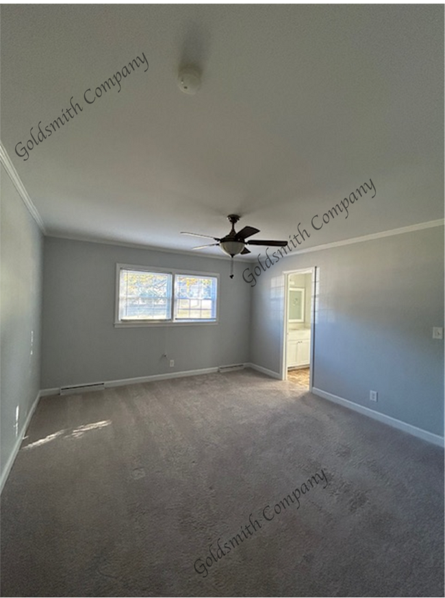 Building Photo - "3-Bedroom with 2 Baths and 2100 Sq Ft of ...