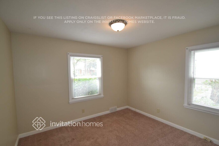 Building Photo - 4524 Zenith Ave N