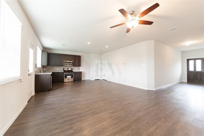 Building Photo - 2906 Orchid Ranch Dr