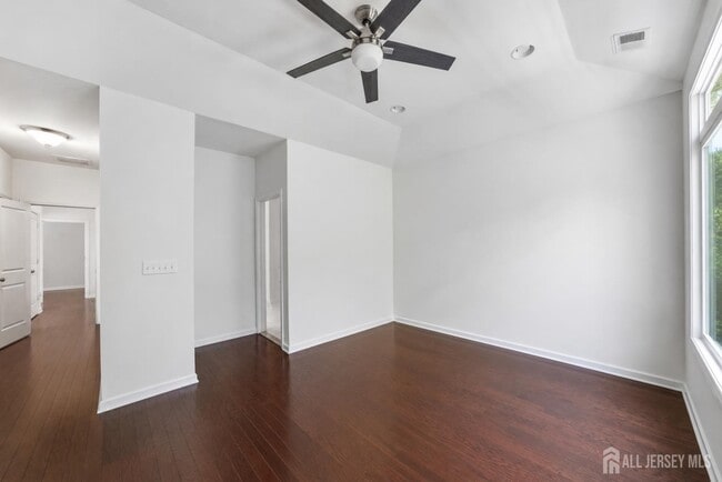 Building Photo - 133 Savoth Ln