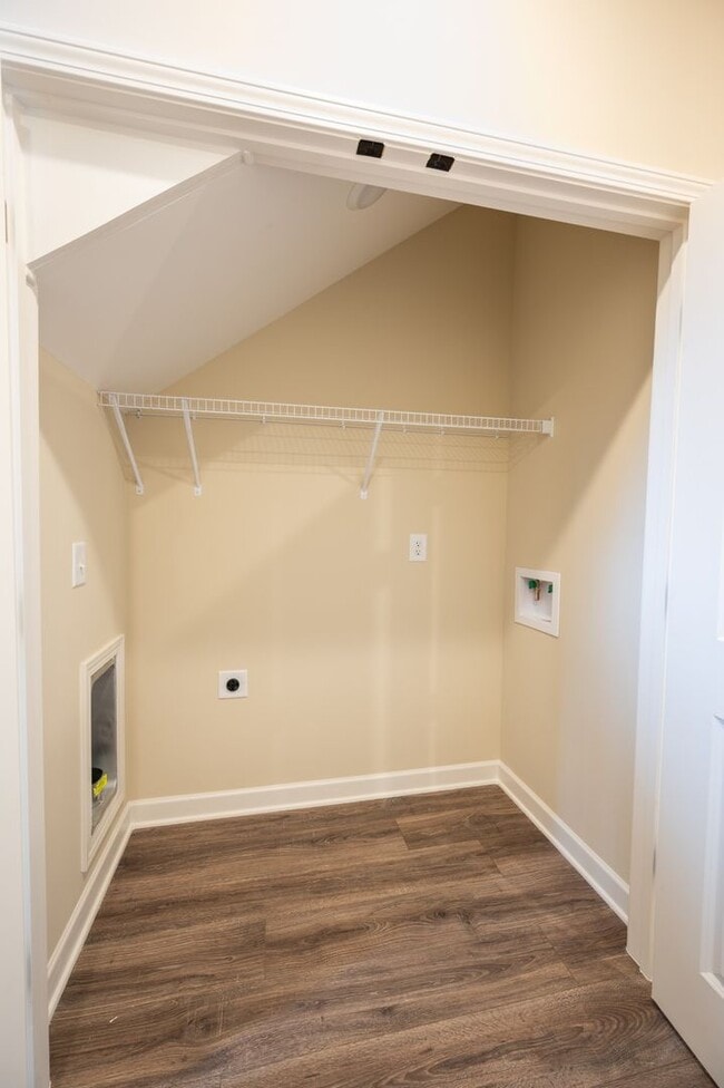 Building Photo - 4409 Chusto Dr