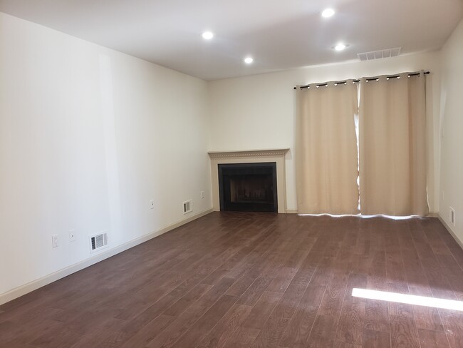 Large Living Room - 111 Country Club Dr
