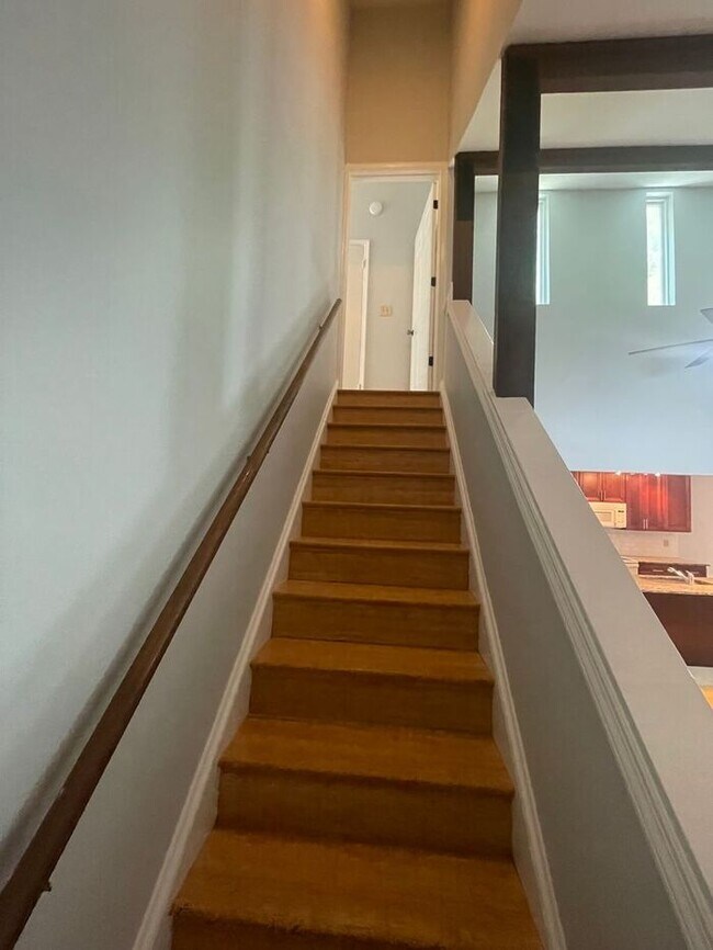 Building Photo - Modern Open Floor Plan with Expansive Great Room!