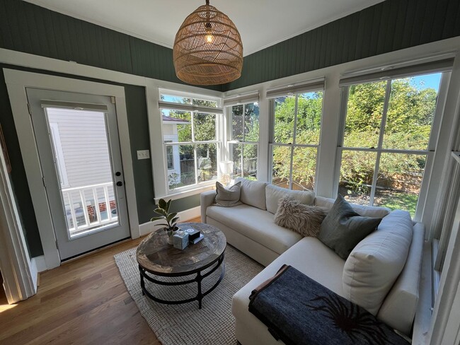 Building Photo - Incredible 3BD, 2.5BA House in Boylan Heig...