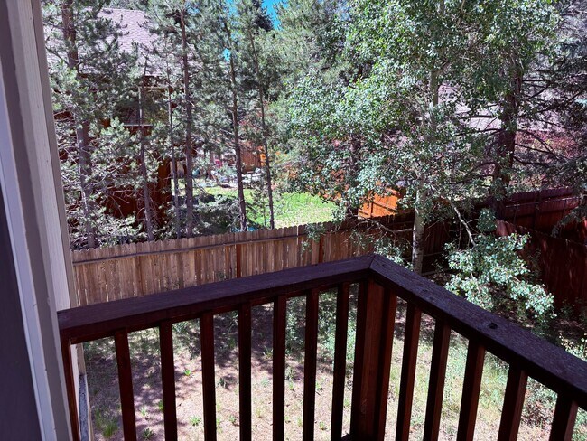 Building Photo - Mountain cabin with garage and fenced backyard