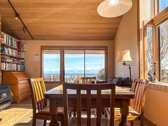 Building Photo - 951-953 3 Crabs Rd