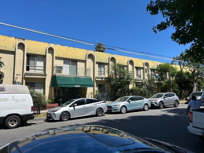 Building Photo - Yar5130