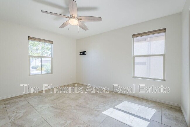 Building Photo - 3947 E Constitution Dr