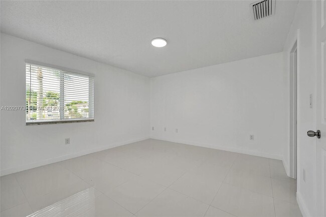 Building Photo - 6720 NW 174th Terrace
