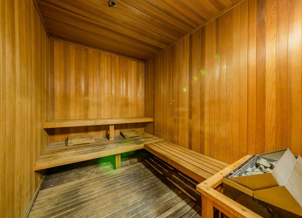 Building Photo - 222 S Central Ave