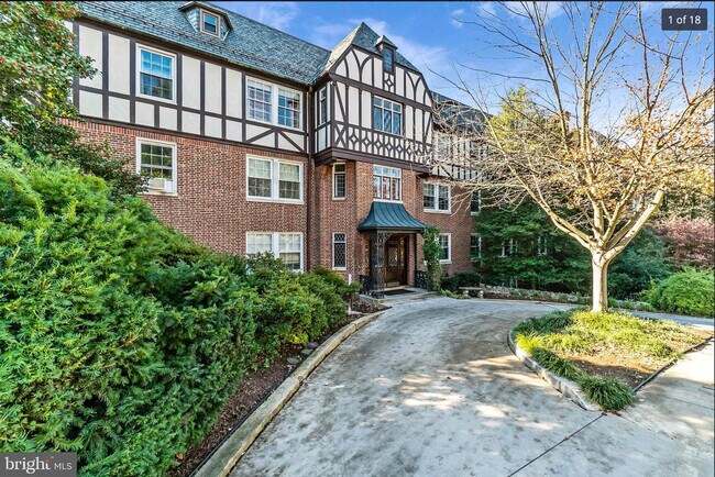 Primary Photo - 221 Ridgemede Rd