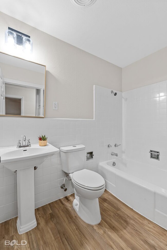 Building Photo - 6119 Bradford Dr