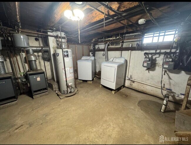 Building Photo - 139 Main St