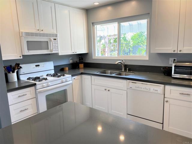 Building Photo - 1421 Temple Heights Dr