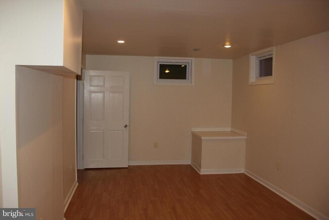 Building Photo - 10173 Yorktown Way