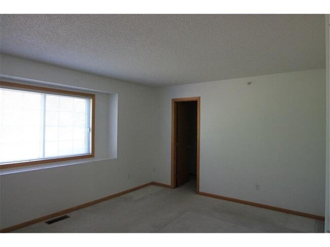 Building Photo - 8433 Annapolis Way