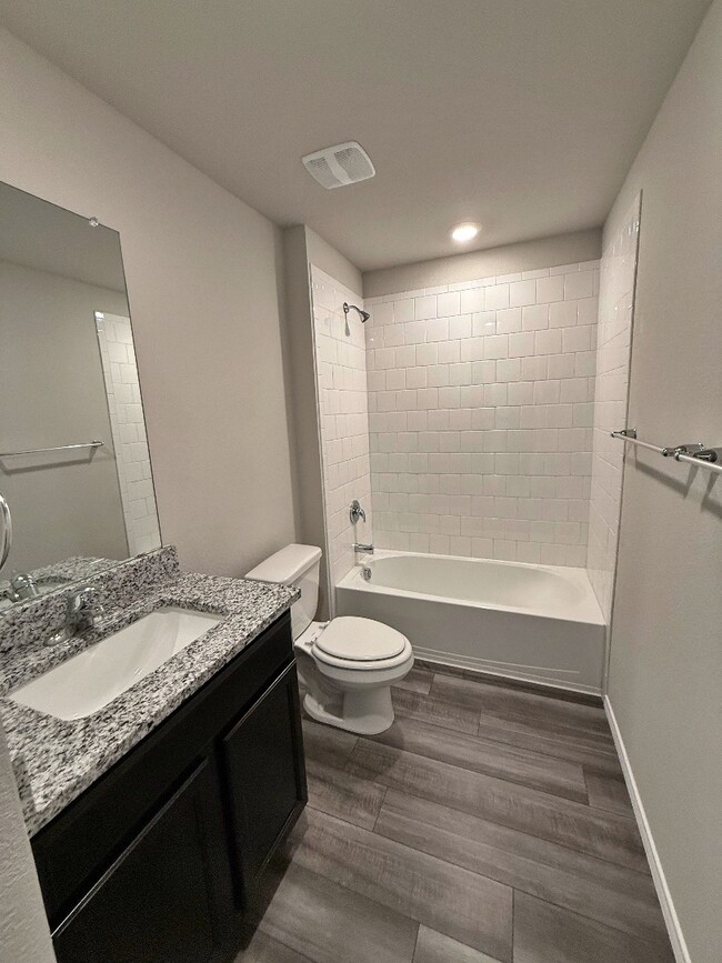 Building Photo - 2828 Gilchrist Dr