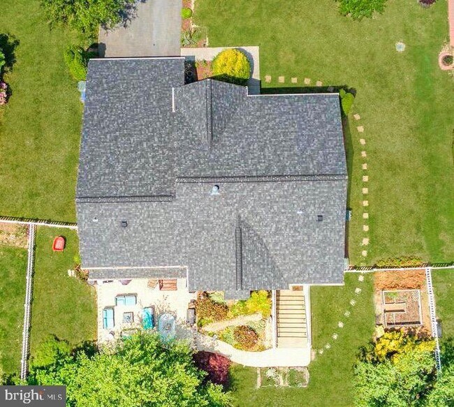 Building Photo - 162 Riggs Rd