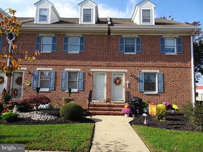 Primary Photo - 9-615-UNI9 Delaware St