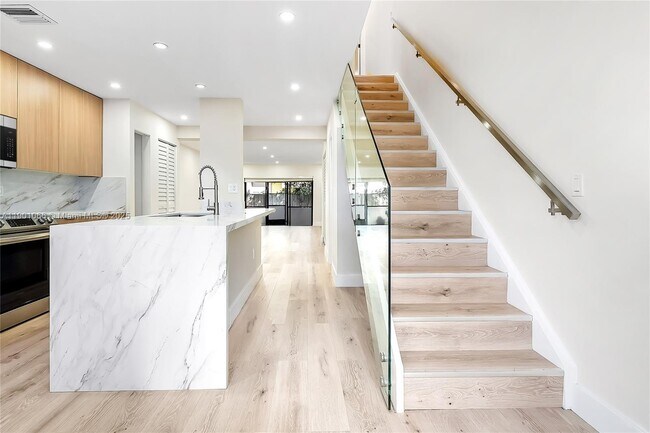 Building Photo - 11551 Royal Palm Blvd