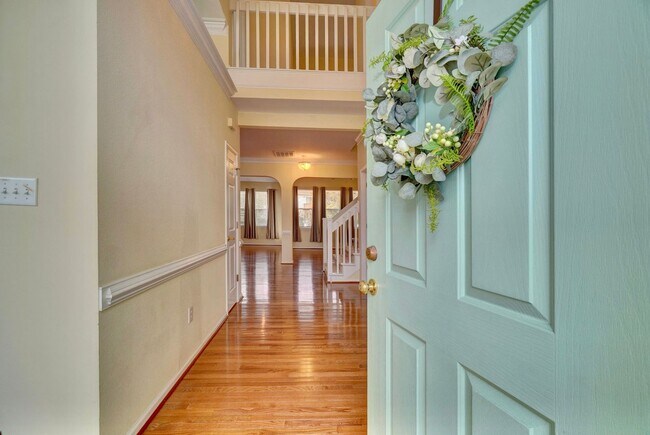 Building Photo - 5027 Ocean Way