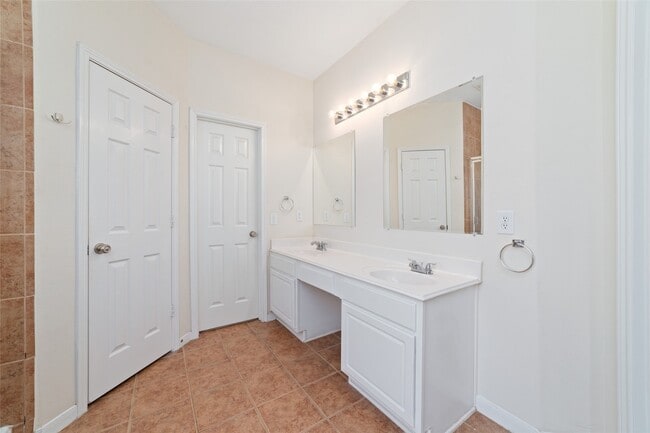 Building Photo - 14011 Mohave Way Dr