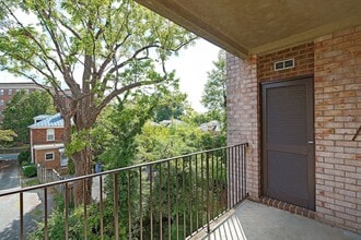 Building Photo - North Downtown Condo With Water/Sewer, Gas, Electricity Included