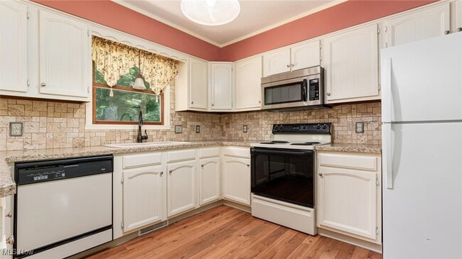Building Photo - 5650 Dillon Hills Dr
