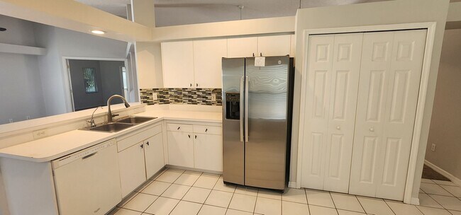 Building Photo - Single Family Home
