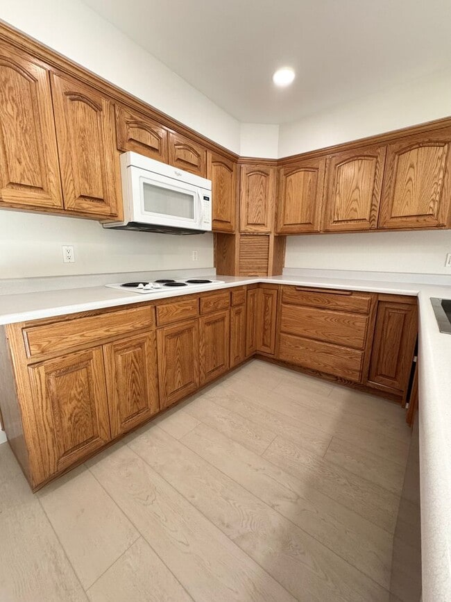 Building Photo - MOVE IN SPECIAL - $250 off First Month's Rent!