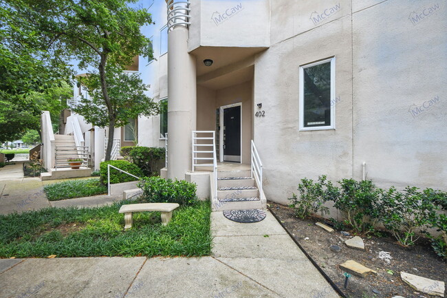 Building Photo - 4040 Avondale Ave