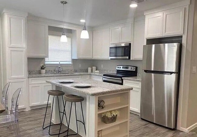 Building Photo - 11 Golden Nugget