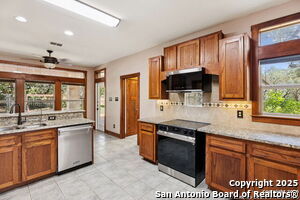 Building Photo - 807 Happy View