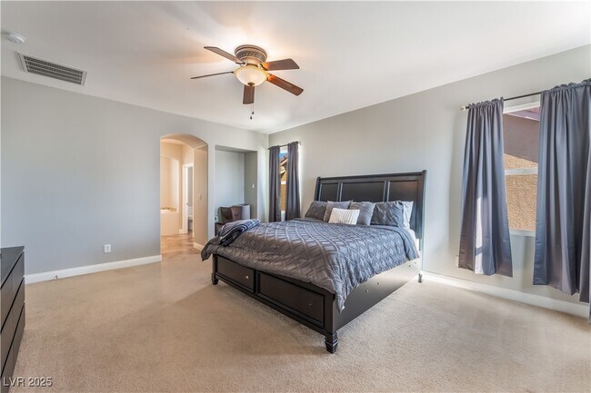 Building Photo - 1005 Windwalker Ave