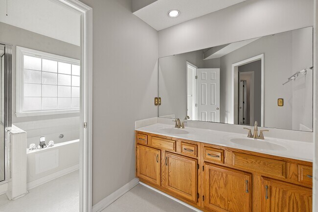 Building Photo - 113 Laurel Branch Dr