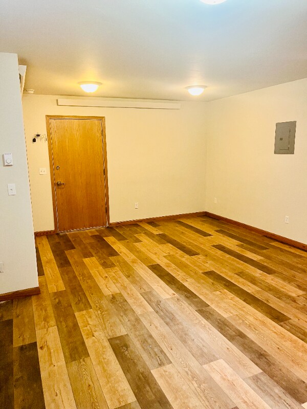 Building Photo - 124 S 2nd St