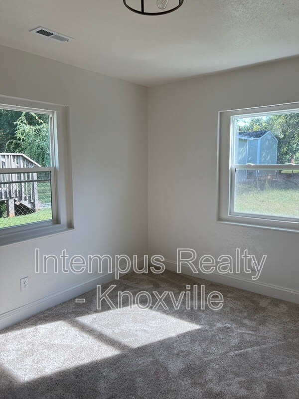 Building Photo - 1712 Vada Cir