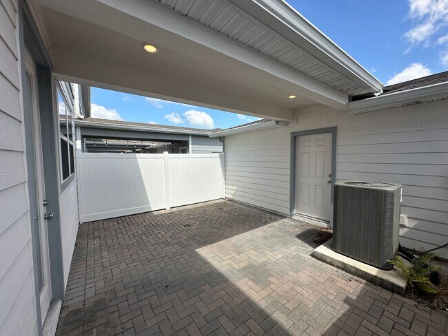 Building Photo - Isles of Lake Nona!! 3 Bedroom 2.5 Bathroom End Unit Townhome